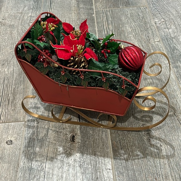 Vintage Christmas Santa sled with holly siding - Picture 4 of 14